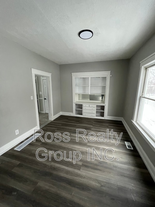 Photo - 1040 Campbell St