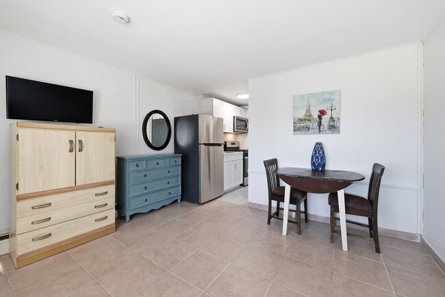 Photo - 807 W New York Ave