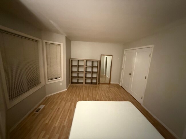 Building Photo - 4910 Guemes Ln Rental
