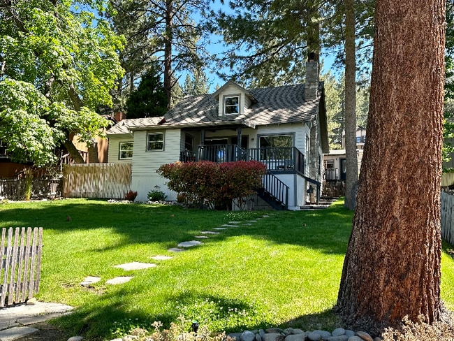 Building Photo - 617 Freel Dr