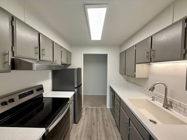 Photo - Beautiful 2 bed, 1 bath Shoreline Condo, $2000/mo. Unit 203