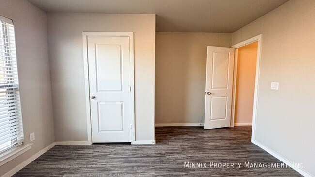 Photo - 1914 Langford Ave