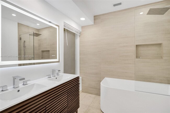 Photo - 20 NW 101st St