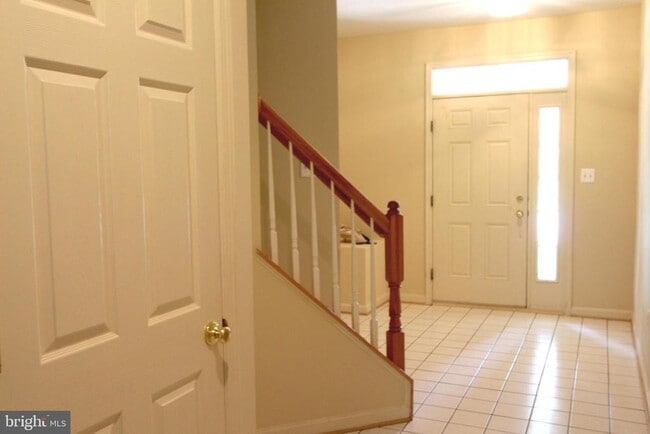Building Photo - 46180 Chester Terrace Rental
