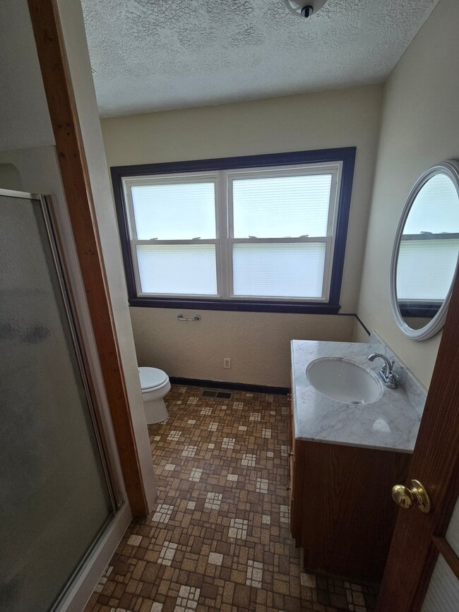 Photo - 1335 Highland Ct