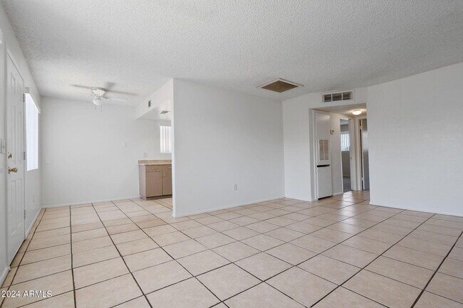 Photo - 3321 W Loma Ln