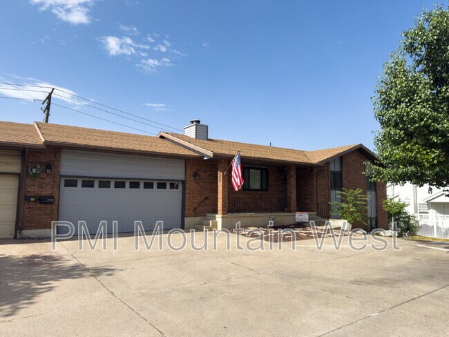 Photo - 779 N 200 W Townhome