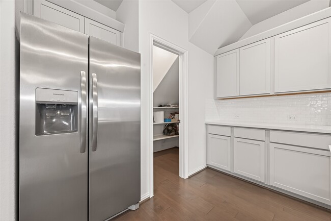 Photo - 27926 Western Crk Ct