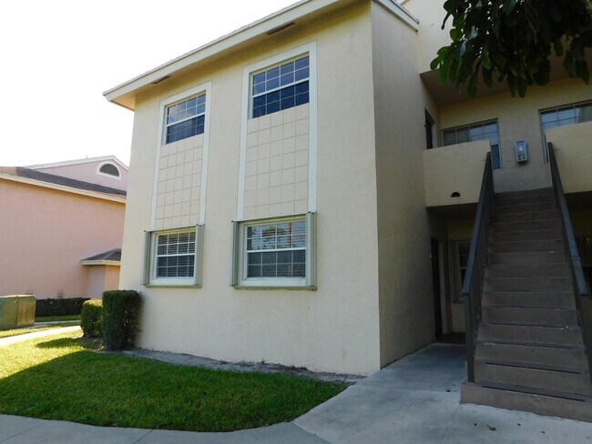 Photo - 611 Cypress Lake Blvd Unidad I