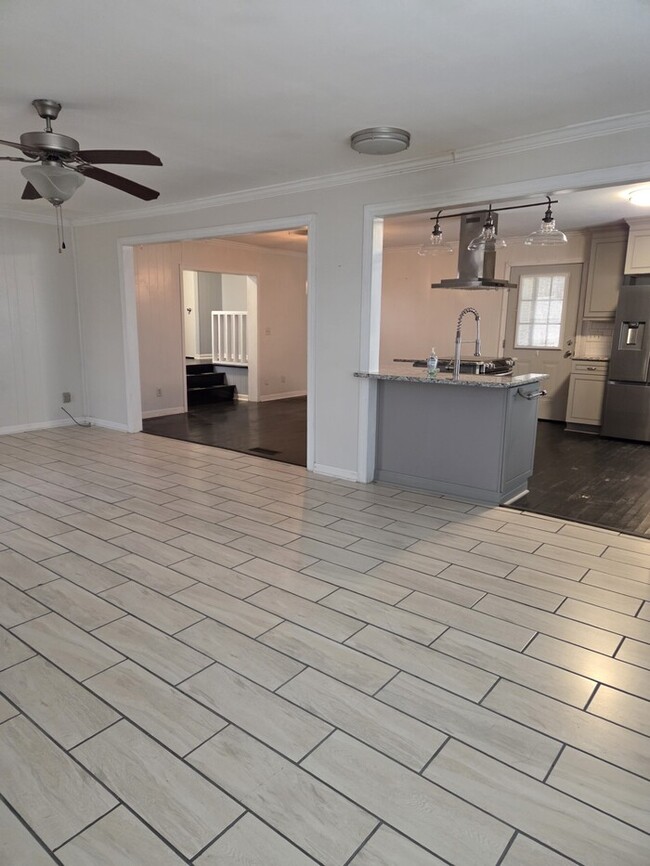 Photo - 408 Clifton St