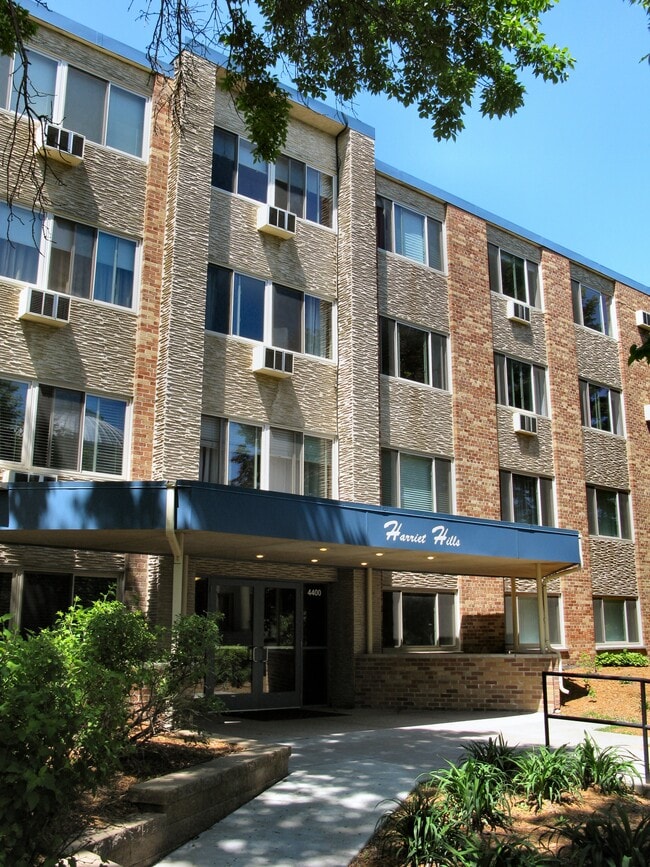 Entrance area - Harriet Hills Condominiums