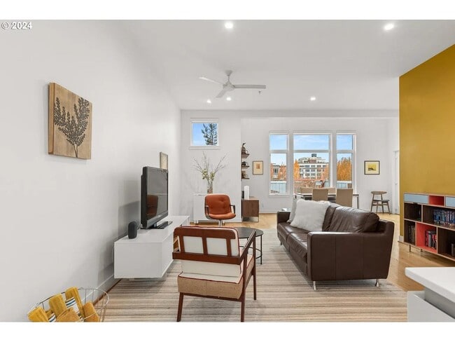 Photo - 618 NW 12th Ave