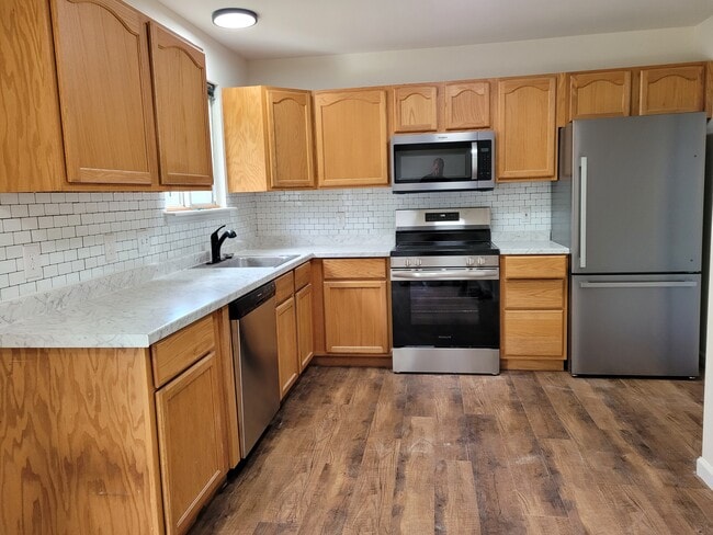 4 Spring Hill Cir