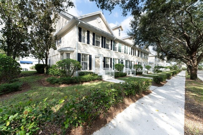 Photo - 340 Jacaranda Dr