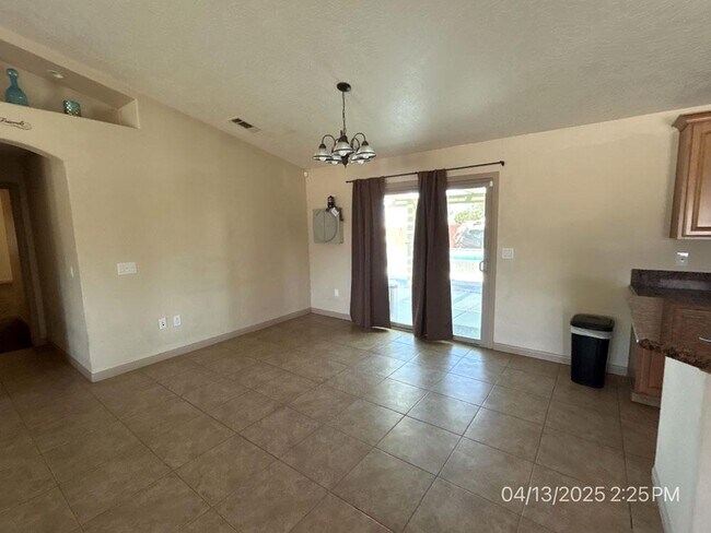 13611 El Rio Rd