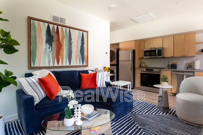 Building Photo - 174 Garfield St