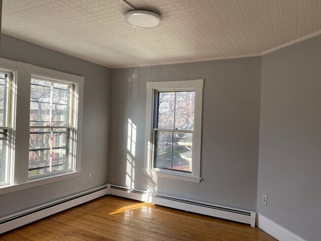 Photo - 204 Banks St Unit 2