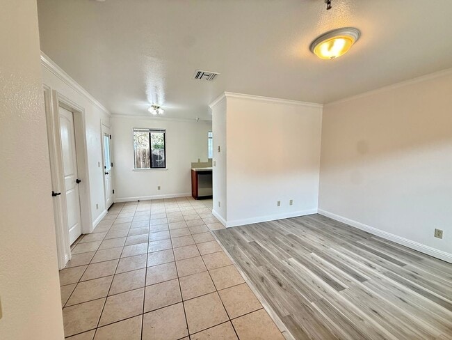 Photo - 809 Willow St Unidad 2