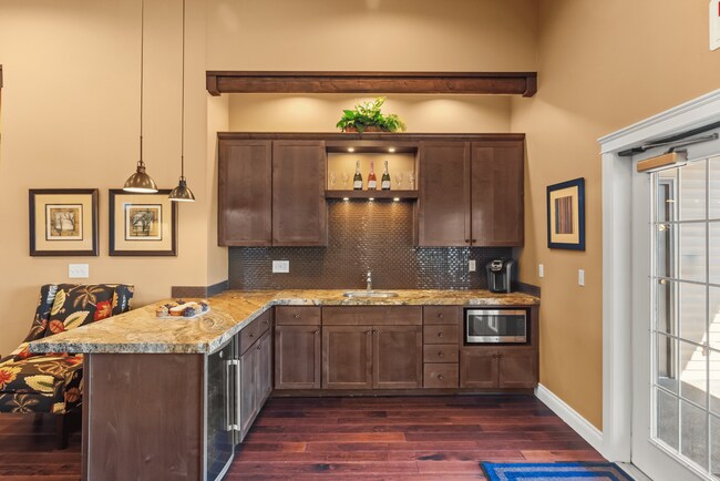 Clubhouse Bar l Kensington Gate l Tacoma Apartments