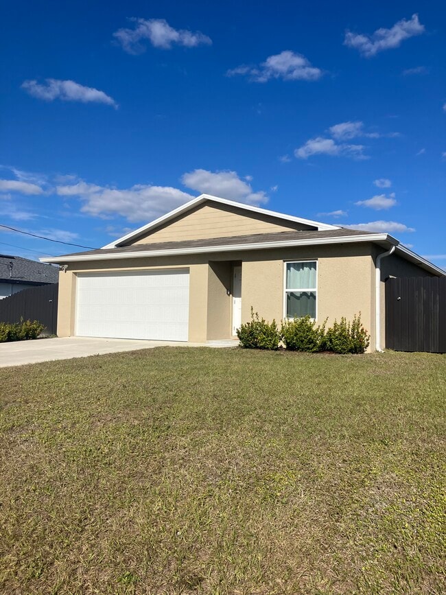 4109 NE 20th Pl
