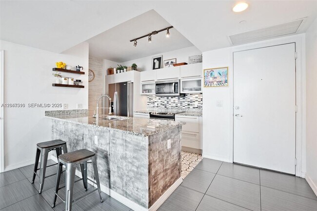 Building Photo - 951 Brickell Ave Unit 3207