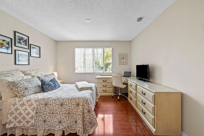 Photo - 2005 SE 10th Ave Unit 410