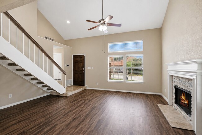 608 Fiesta Cir