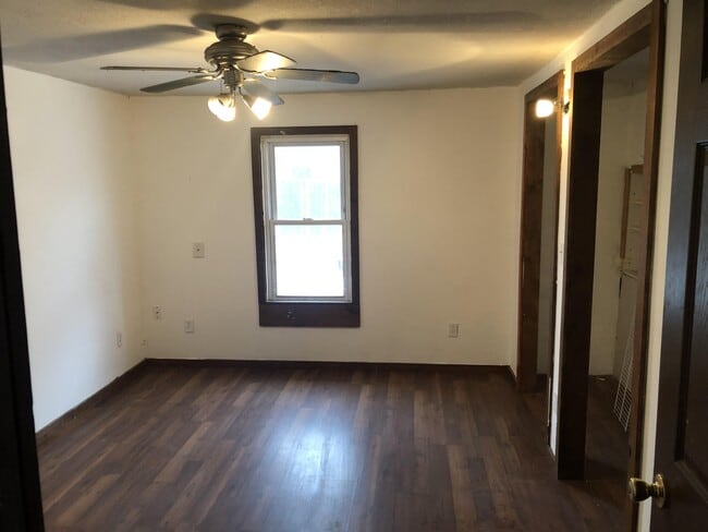 Photo - 345 Walnut St