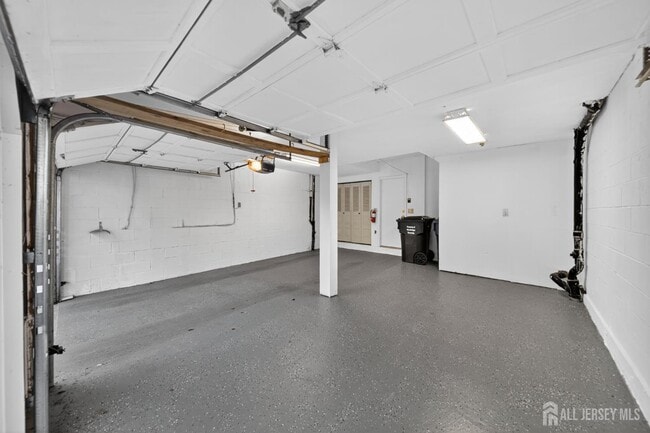 Photo - 1606 Madaline Dr