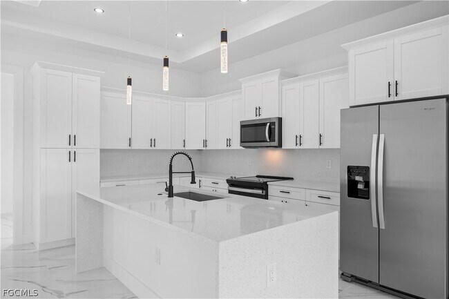 Photo - 719 Fullerton Ave S