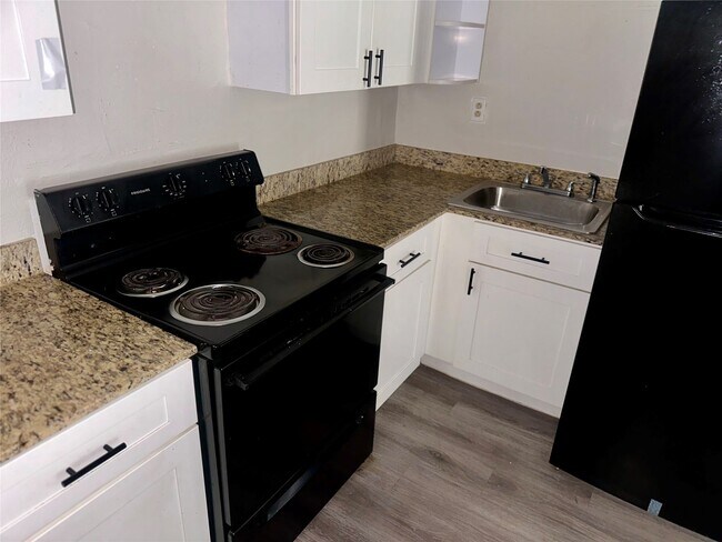 Photo - 5405 Suez St