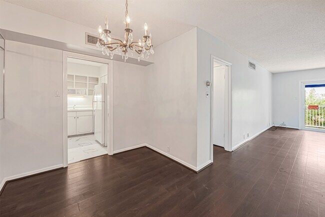 2601 Bellefontaine Unit B309