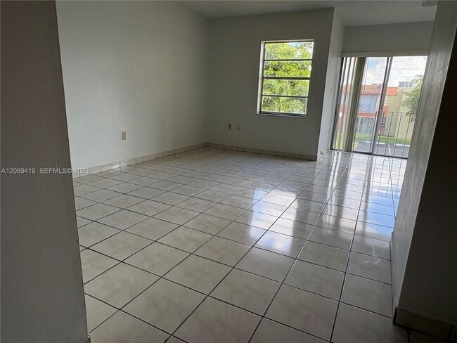 Photo - 9331 SW 4th St Unidad 202B