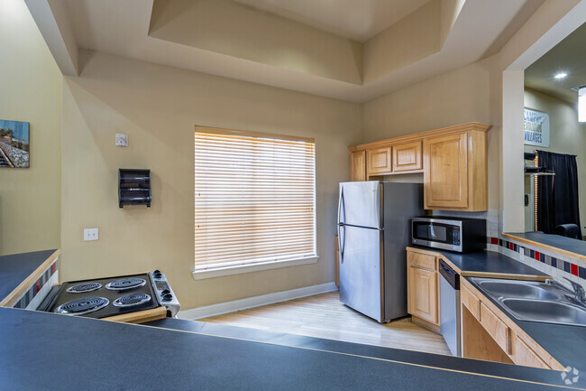 Clubhouse - Heights Ruston Apartments