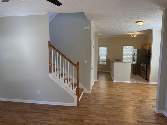 Photo - 27 Montgomery St SE