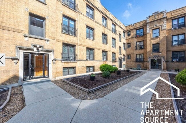 Photo - 732 W Roscoe St Unidad G