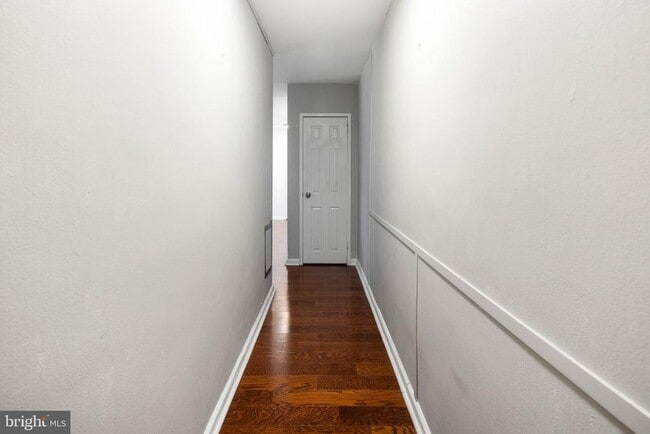 Building Photo - 2101 Chestnut St Unit 1603