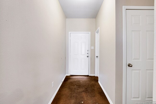 5815 Golf Bend