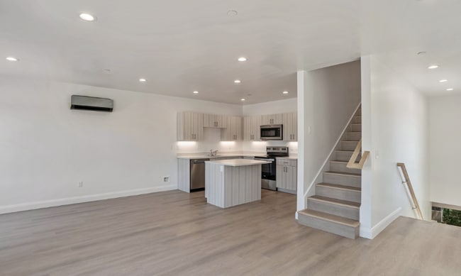 Photo - 321 E 2100 S