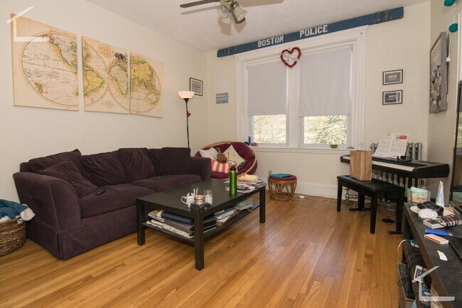 9/1 move in! 3BR apartment with heat inc n... - 9/1 move in! 3BR apartment with heat inc n...