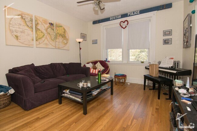 Building Photo - 9/1 move in! 3BR apartment with heat inc n...