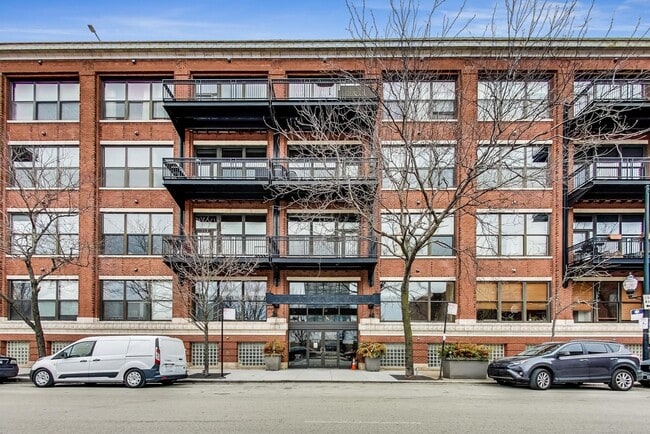 Photo - 1040 W Adams St Unit 467