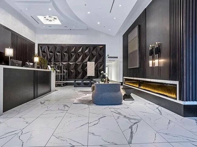 Photo - 400 W Peachtree St NW