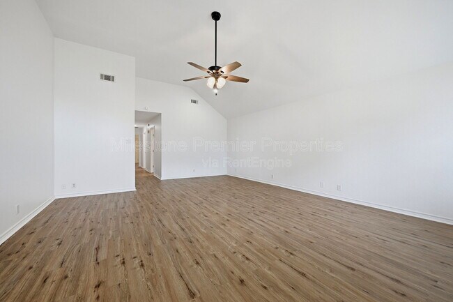 Photo - 906 W Houston St