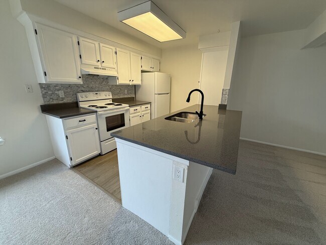 Photo - 2811 W Long Dr