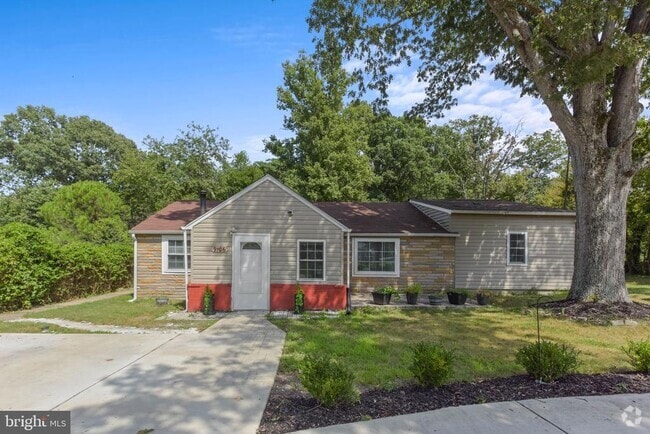 Building Photo - 9106 Ballard Ln Rental