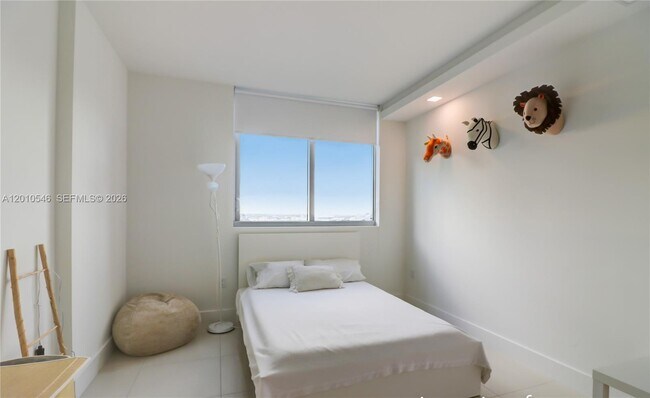 Photo - 92 SW 3rd St Unidad 2410