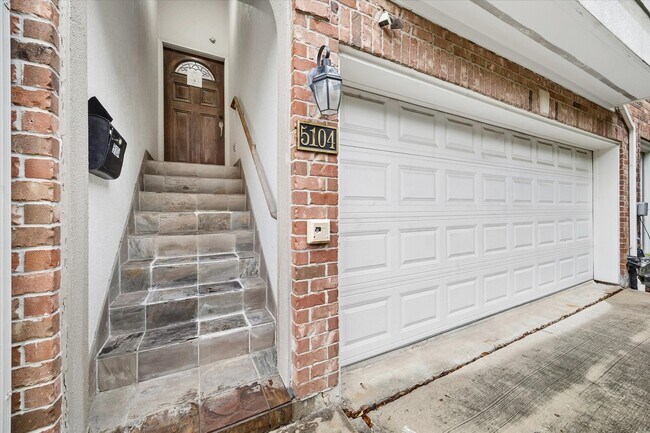 Photo - 5104 Fairmont St