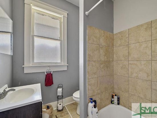 217 W 32nd St