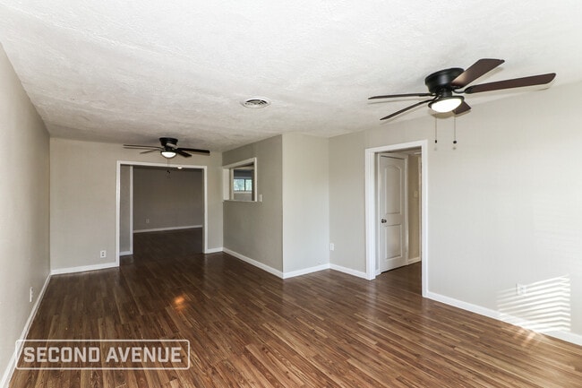 Photo - 5911 Kenilwood Dr